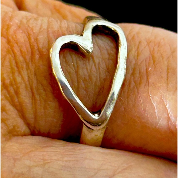 Silpada Sterling Silver heart ring. Size 8, can get - Picture 3 of 7